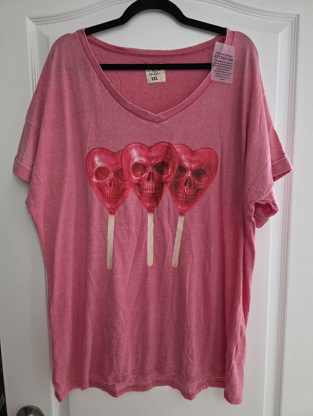 NWT Heathered Red V-Neck Tee with Heart Skull Lollipop Graphic